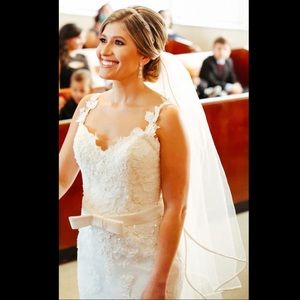 Wedding gown / dress, size 2-4